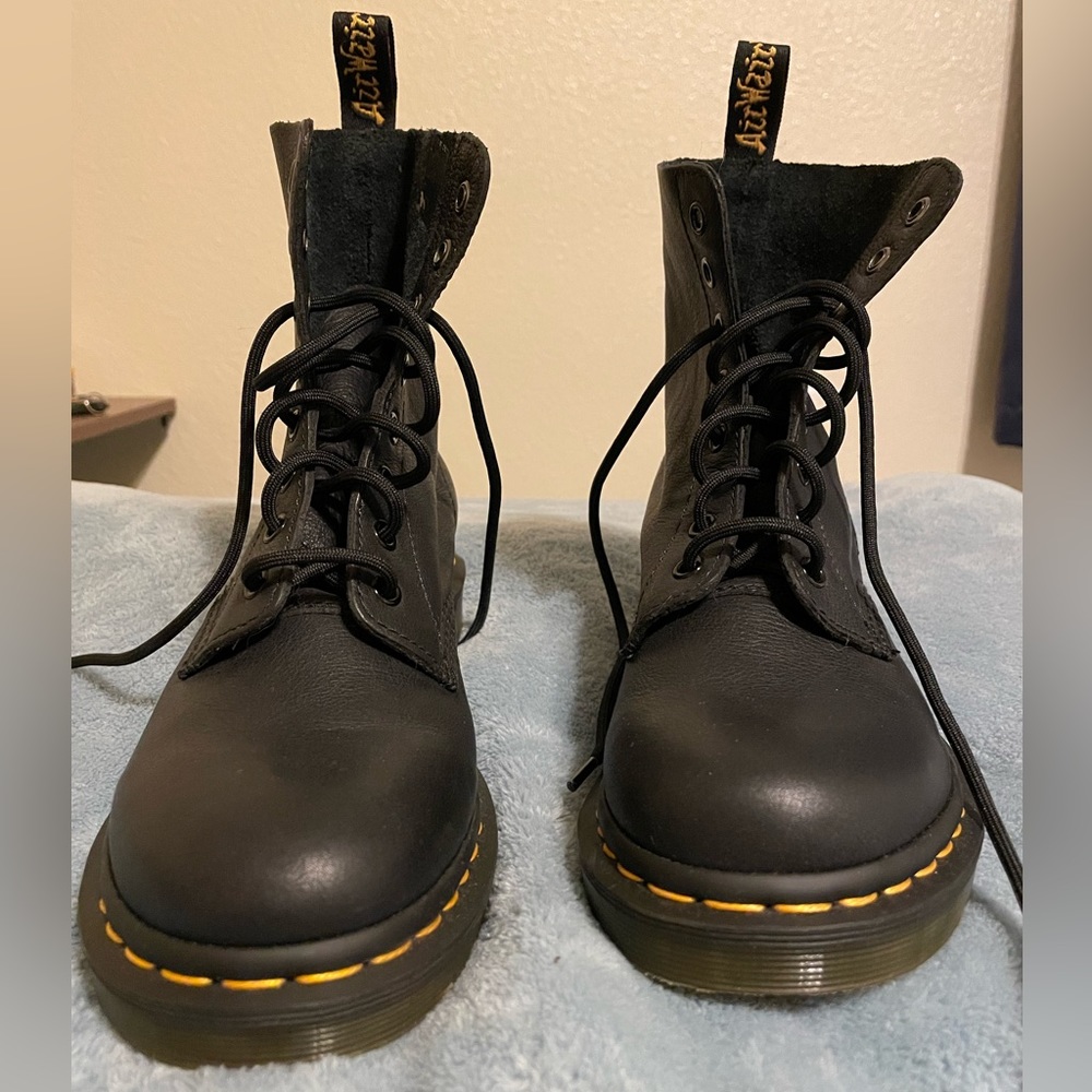 1460 WOMEN'S PASCAL VIRGINIA LEATHER BOOTS * Never worn!